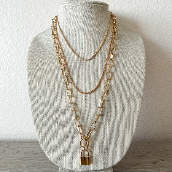 Jewelry - NEW | gold chain layered necklace with a lock charm